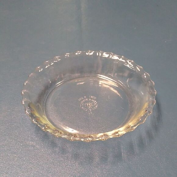 Pyrex 6 inch Glass Pie/Tart Pan - Picture 1 of 4